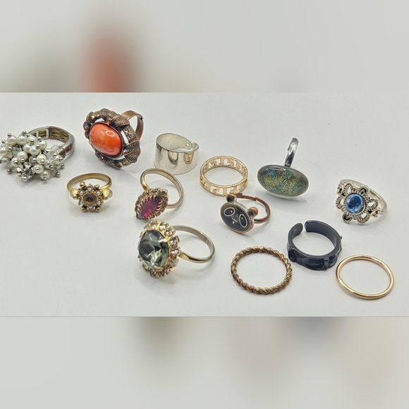 Vintage Ring Mix Variety Retro Pearl   Rhinestone Gem Gold Silver Adjustable 5-8 - Picture 15 of 16